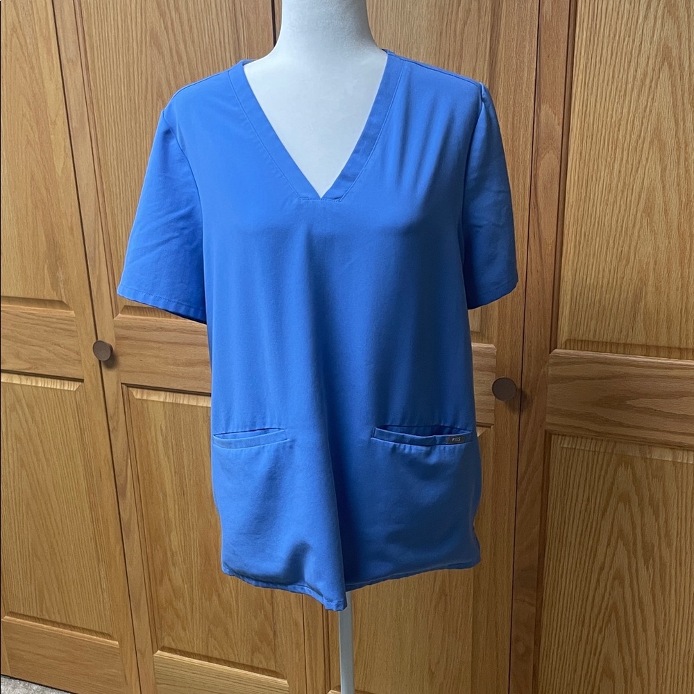 FIGS Women's Technical Collection Scrub Top in Size XL